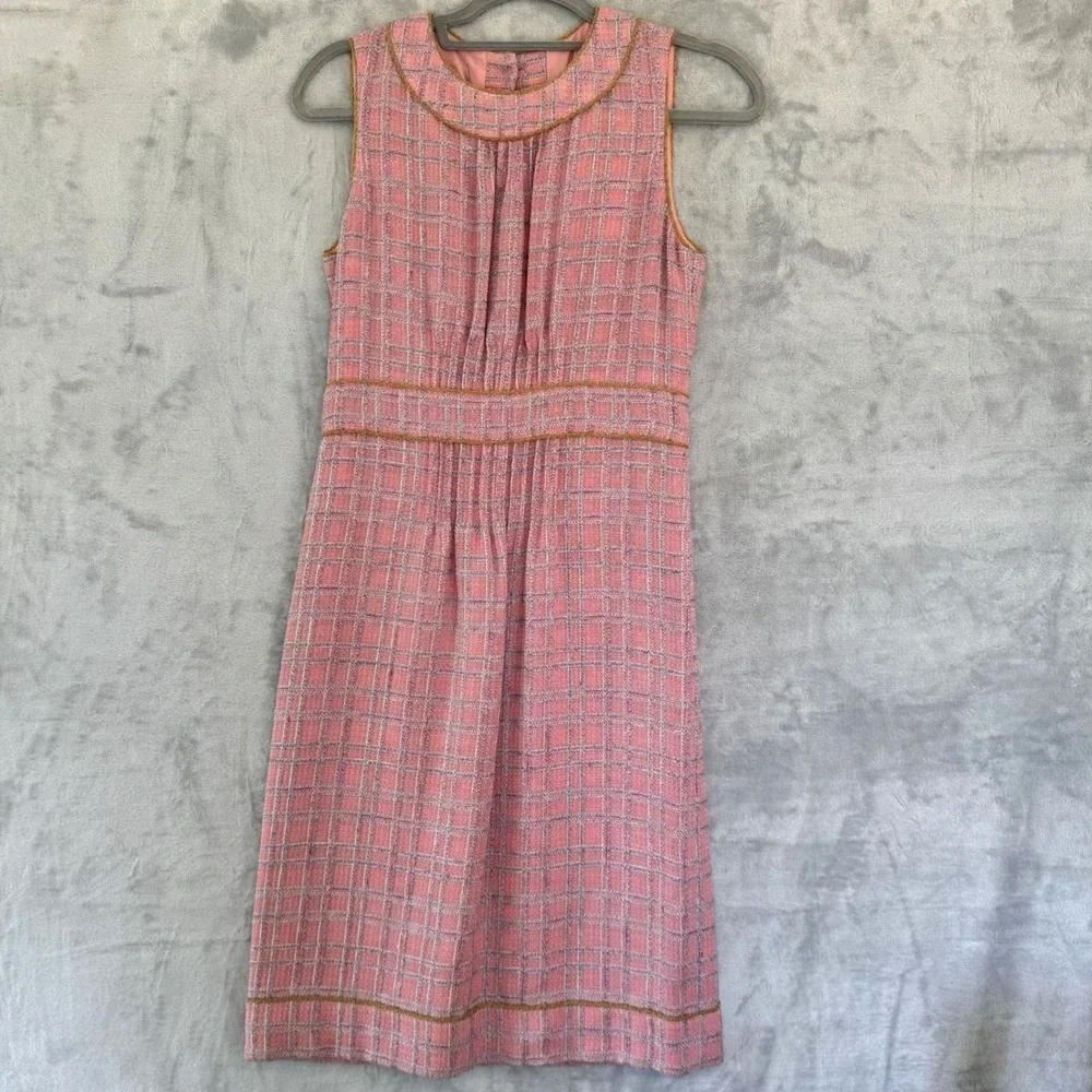 Chanel RUNWAY 04P Pink Tweed Silk Wool Blend Sleeveless Dress FR36 US4 Deadstock